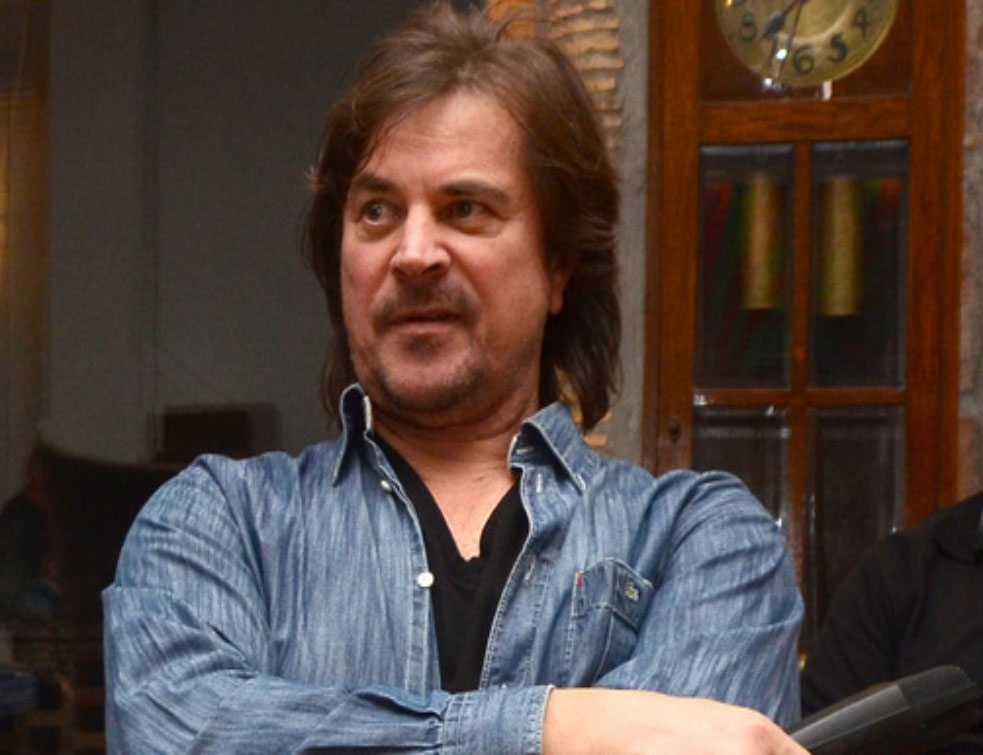 <span style='color:red;'><b>Alen Islamović</b></span> osniva stranku